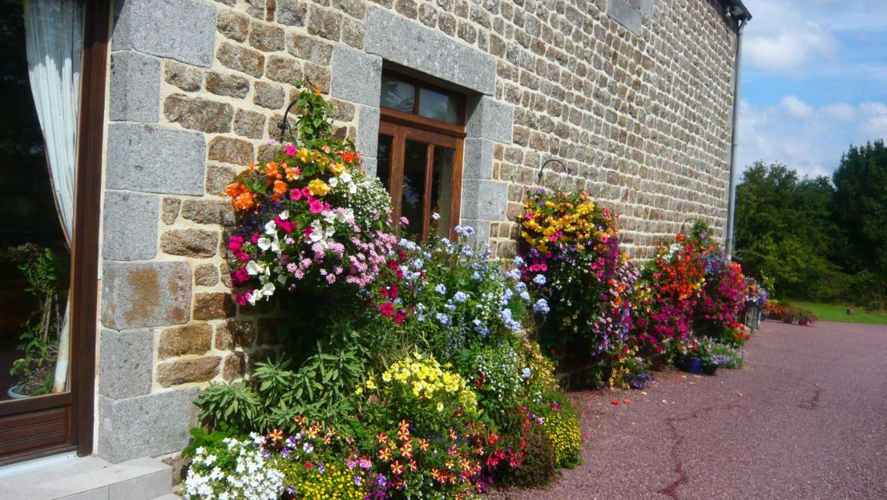 Le Rocher B&B Yvrandes Exterior foto